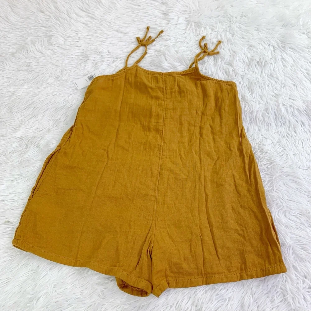 Old Navy girl's size‎ s(6-7) Mustard yellow Romper